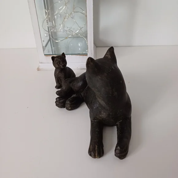 Cute Black Cat Mom And Kitten Baby - Picture 2 of 13